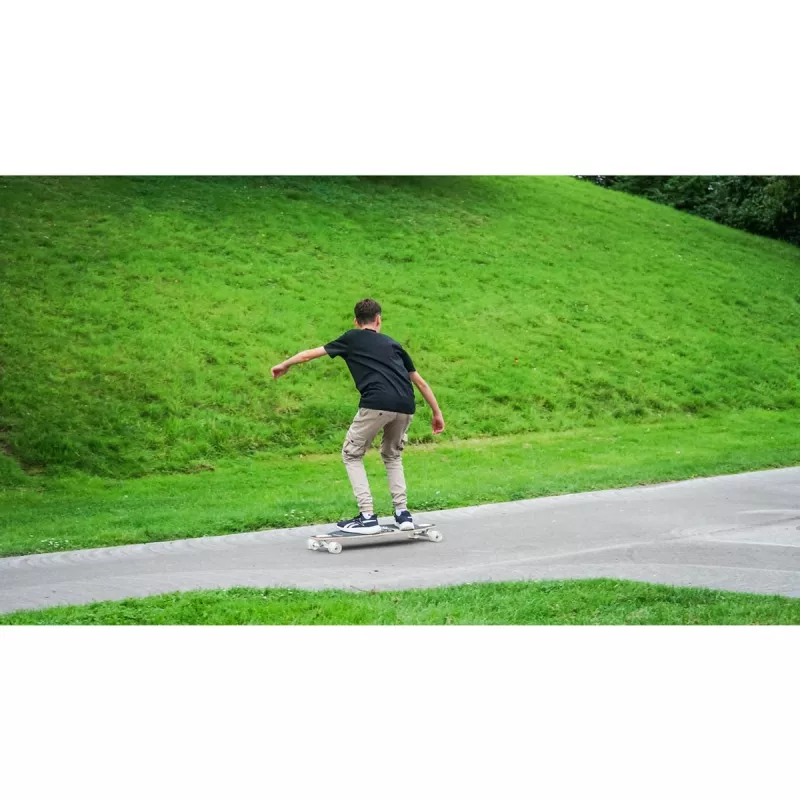 Longboard Muuwmi Lights GLOW ABEC 7 con ruedas luminosas, negro/verde