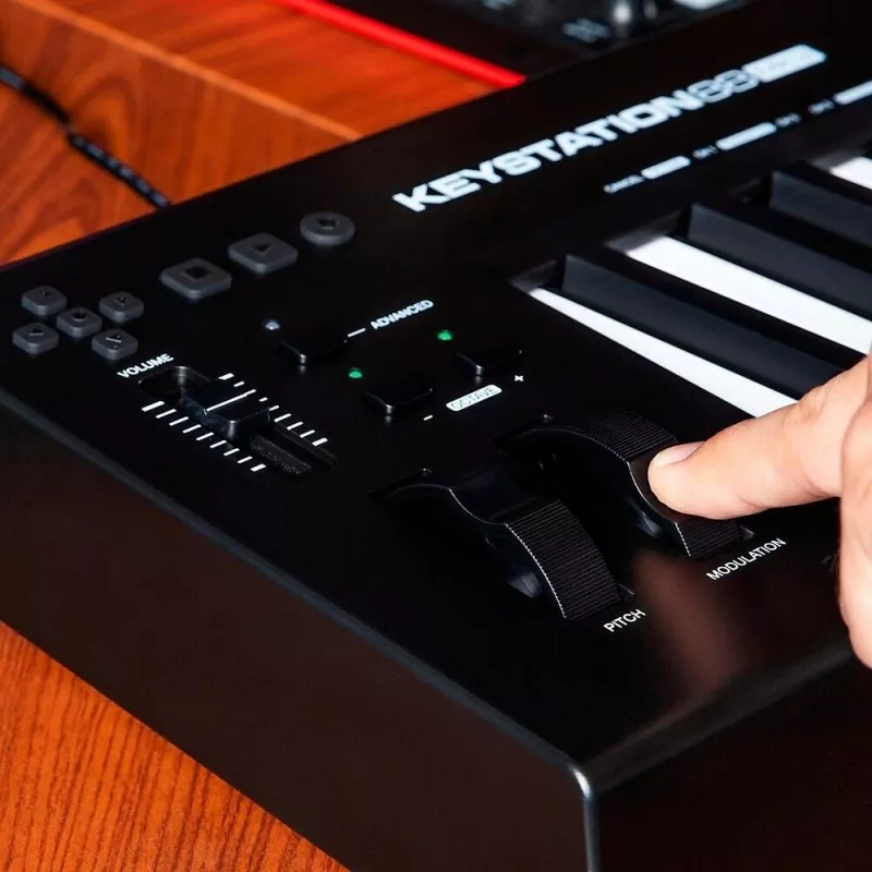 M-AUDIO Keystation 88 MK3 Teclado MIDI 88 teclas USB Negro, Blanco