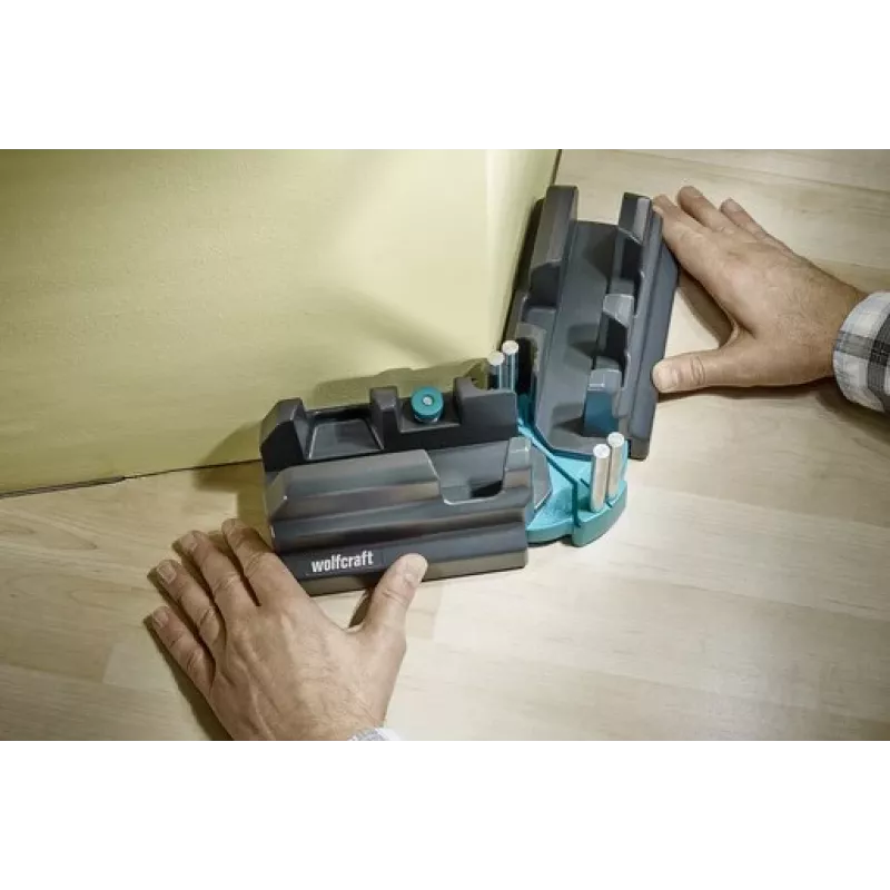 Caja de ingletes y tope Wolfcraft 6948200 — guía de ingletes, rango de medición 85–180°, para tablas de hasta 3 cm, negra