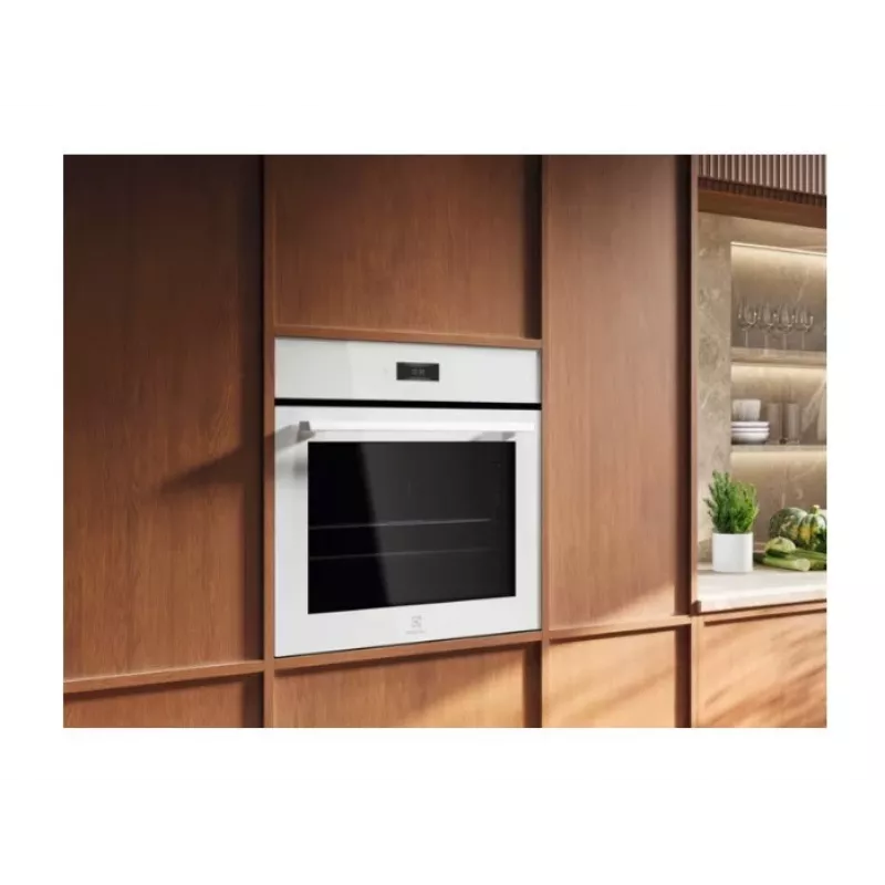 Horno eléctrico de empotrar Electrolux LOE8F38V — 72 L, limpieza por catalizador, pantalla TFT, 220–240 V