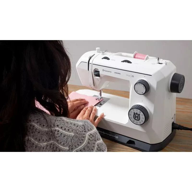 Máquina de coser Husqvarna Onyx 25