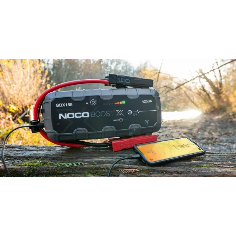 Arrancador de vehículo NOCO GBX155, 4250 A de salida, 99 Wh Li-Ion, 60 W de carga, IP65, linterna LED integrada de 500 lm