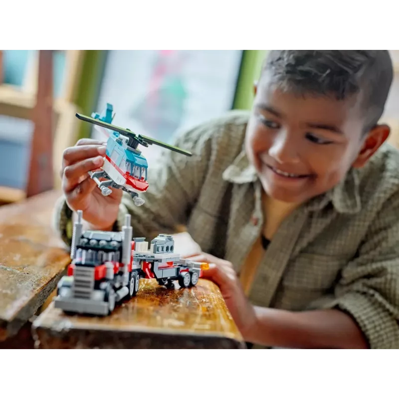 LEGO Creator 3-in-1 31146 Camión de plataforma con helicóptero