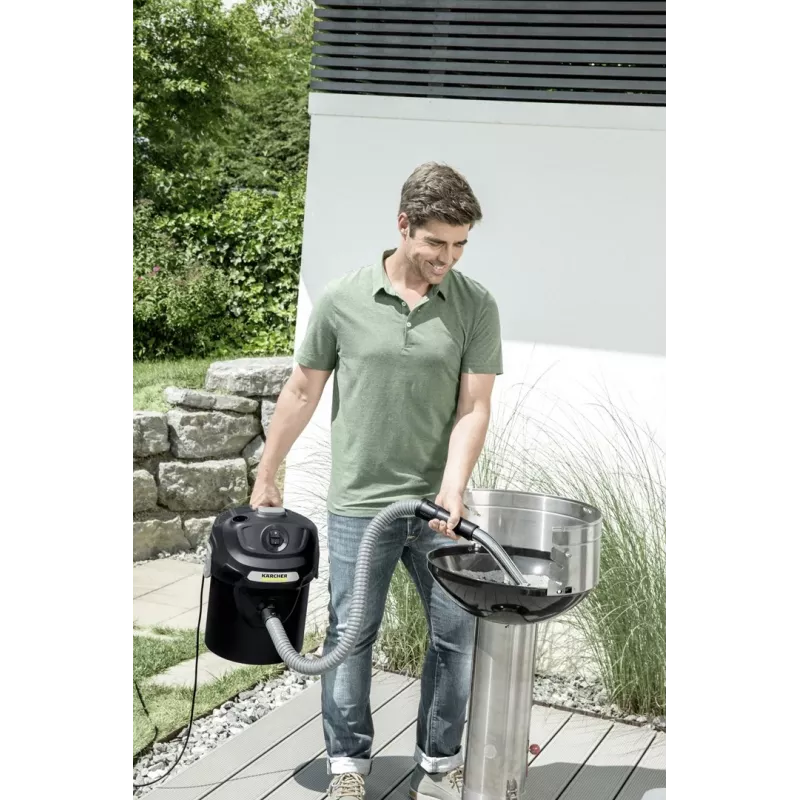 Aspirador Kärcher AD 2 600 AW — aspirador de ceniza seca, 14 l, 600 AW, manguera Ø 3,5 cm, manguera de 1 m, negro