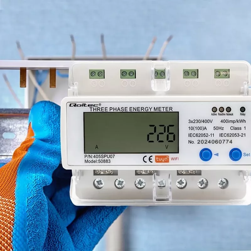Contador de energía trifásico QOLTEC 50883 Wi‑Fi 400V con pantalla LCD
