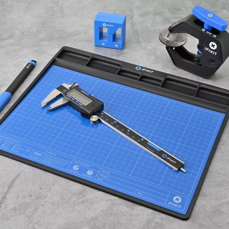 iFixit Repair Business Toolkit Taller de reparación completo en una bolsa