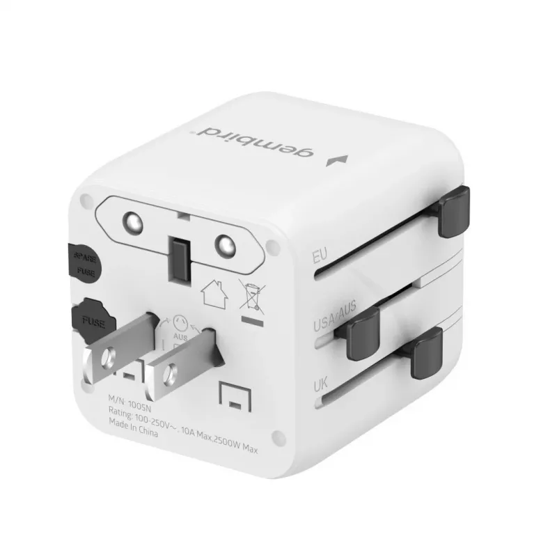 Adaptador de viaje universal GEMBIRD TPA-INT-01-W — entrada 100–250 V, conector Type-G, dimensiones compactas 84×56×85 mm