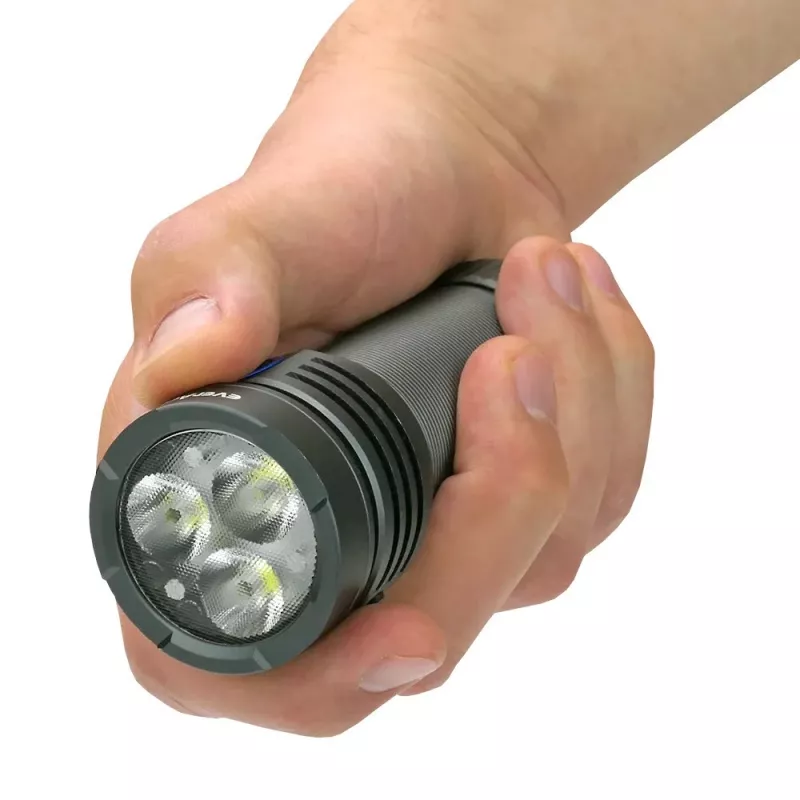Linterna LED everActive LUMINATO R FL-3300R – 3300 lúmenes, recargable