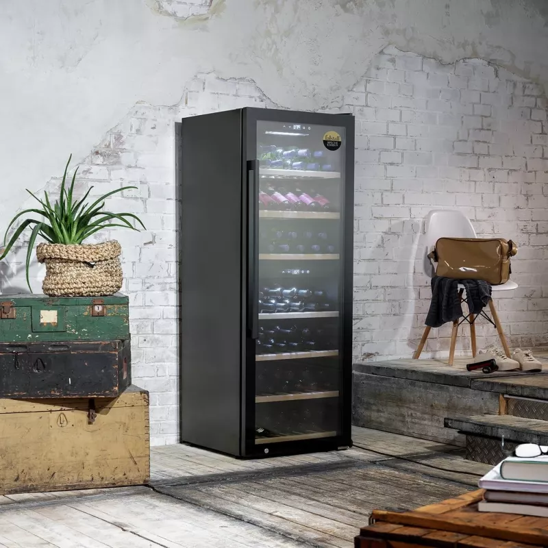 Caso | Smart Wine Cooler | WineExclusive 126 | Clase de eficiencia energética G | Vinoteca | De pie | Capacidad de botellas 126 botellas | Tecnología de refrigeración tecnología de compresor | Negro