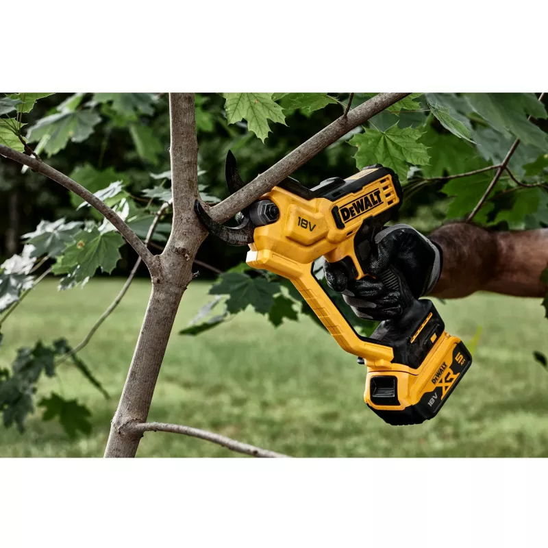 DeWALT DCMPP568N-XJ 18 V XR tijeras de podar a batería, corte máx. 38 mm, 1,37 kg, amarillo/negro, sin batería ni cargador