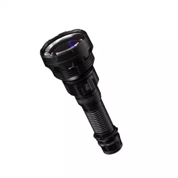 Linterna Nitecore P40 2000 lúmenes ultra largo alcance, modelo P40