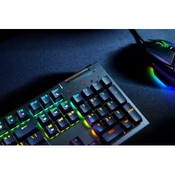 Razer BlackWidow V4 X teclado gaming con cable, cirílico, interruptores Yellow, negro