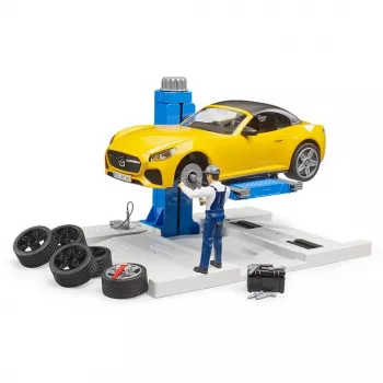 BRUDER Car Service Center bworld 62112 con Roadster set de juego, figuras de accesorios y elementos de taller