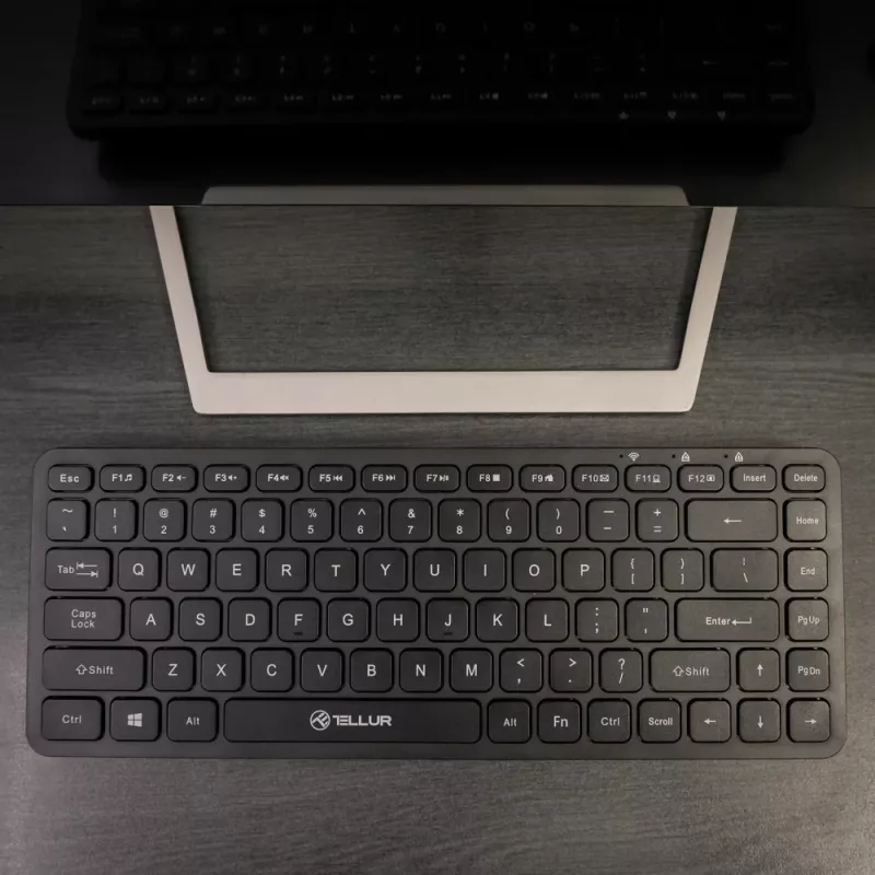 Mini teclado inalámbrico Tellur TLL491251 negro diseño compacto, formato portátil
