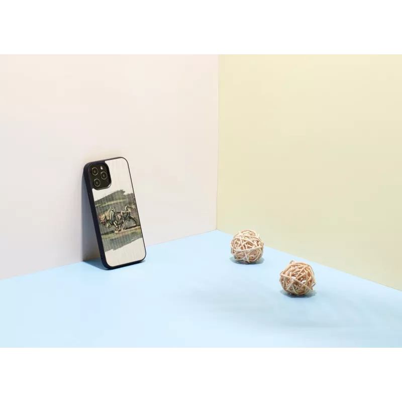 Funda para móvil Man and Wood para iPhone 12 Pro Max — diseño de toro blanco