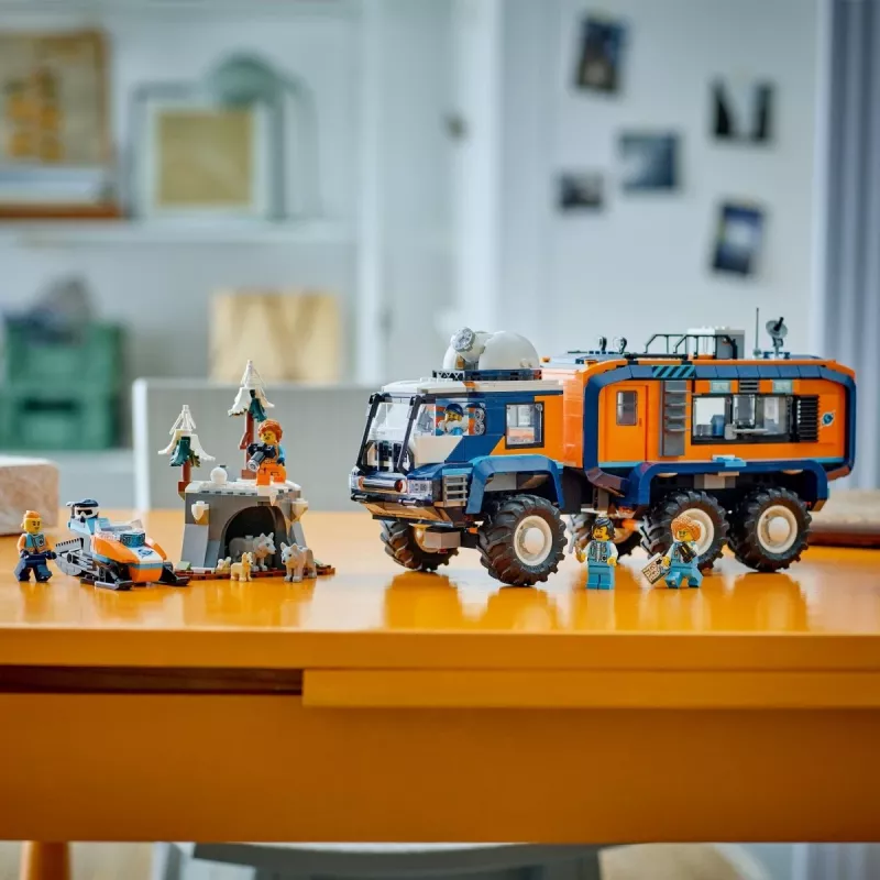 LEGO City Camión de expedición al Ártico 60471 – set de juego de 1064 piezas con 4 minifiguras, laboratorio móvil, para niños a partir de 8 años