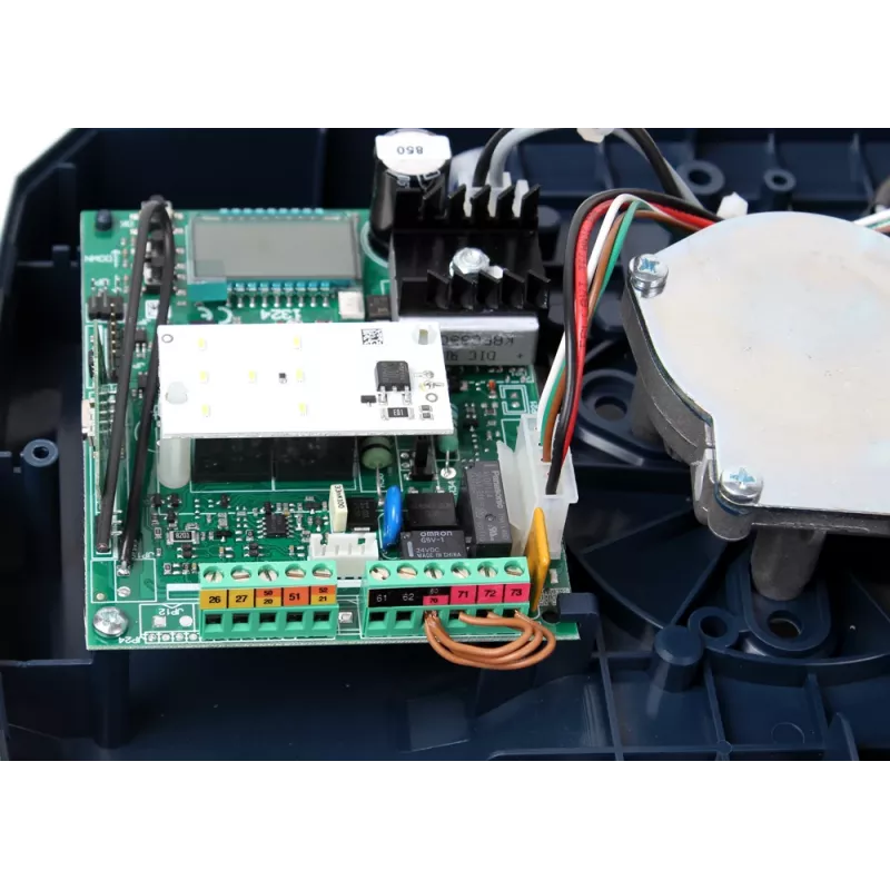 Motor para puerta de garaje BFt Botticelli BT 850 35 — unidad motorizada para puertas seccionales y basculantes, uso privado y comercial