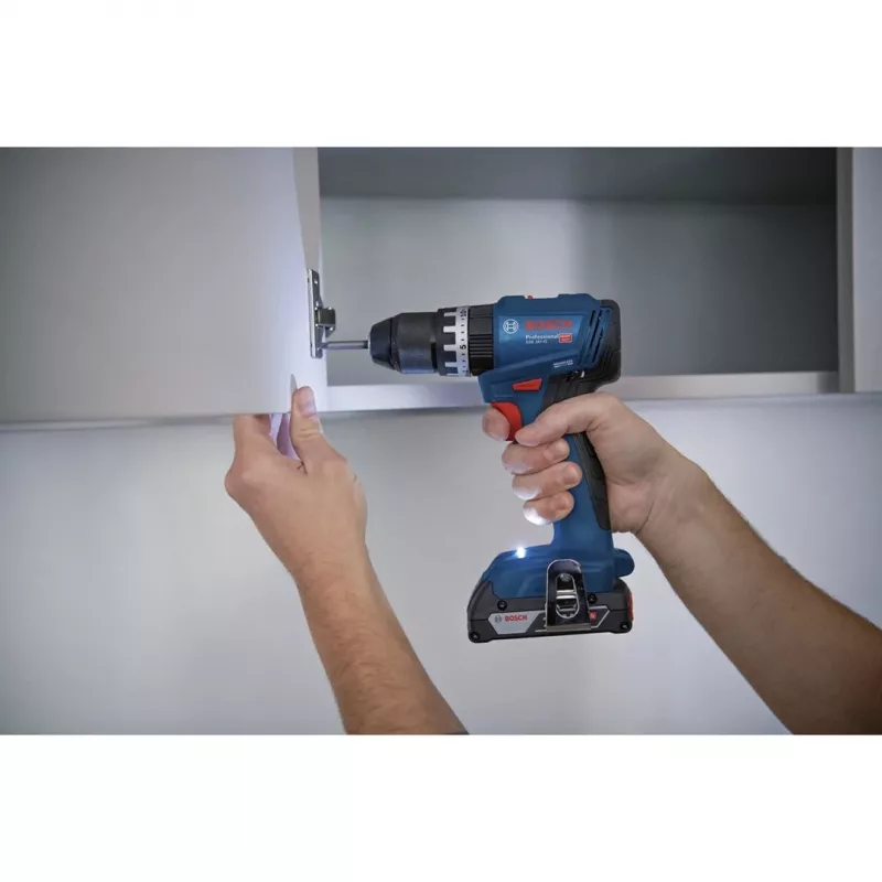 Atornillador percutor con batería Bosch GSB 18 V — 18 V, 4 Ah Li-Ion, 45 N·m, 500/1900 rpm, 35 mm madera, 10 mm acero, 2 baterías, cargador, maletín