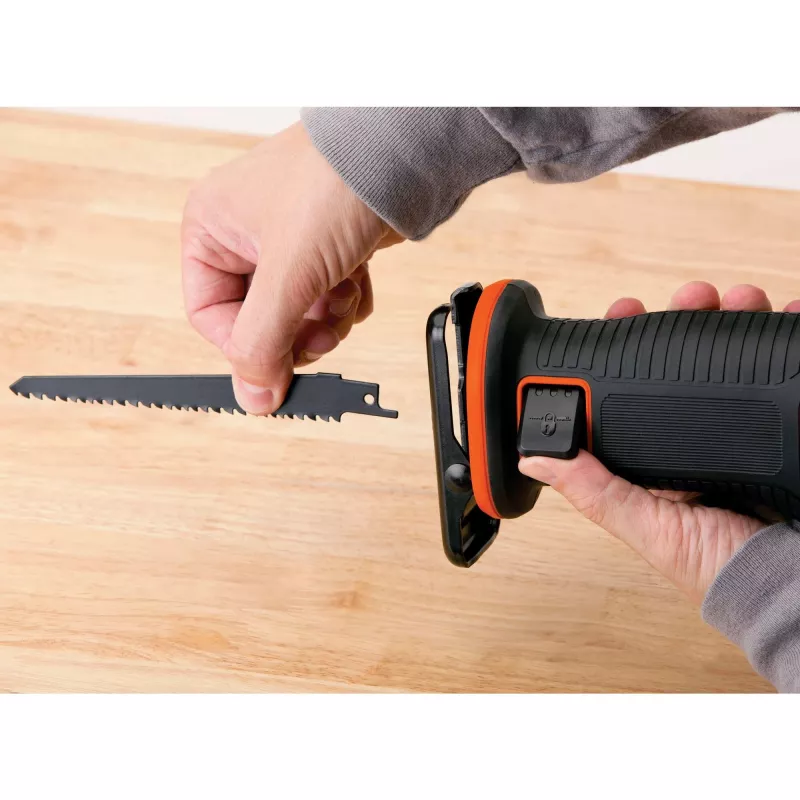 Sierra sable Black & Decker BDCR18N