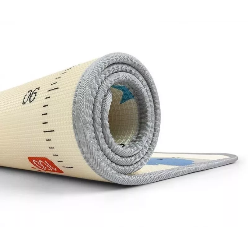 Esterilla de juego de espuma Play Foam Mat milly mally Modelo 4688 — esterilla de espuma enrollada con estampado de oso y ballena