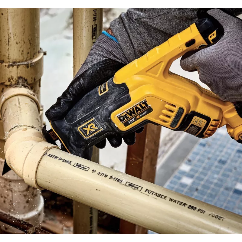 Sierra sable DeWalt DCS367N 18V, carrera 2,86 cm, profundidad de corte madera 30 cm / metal 10 cm, peso 2,3 kg