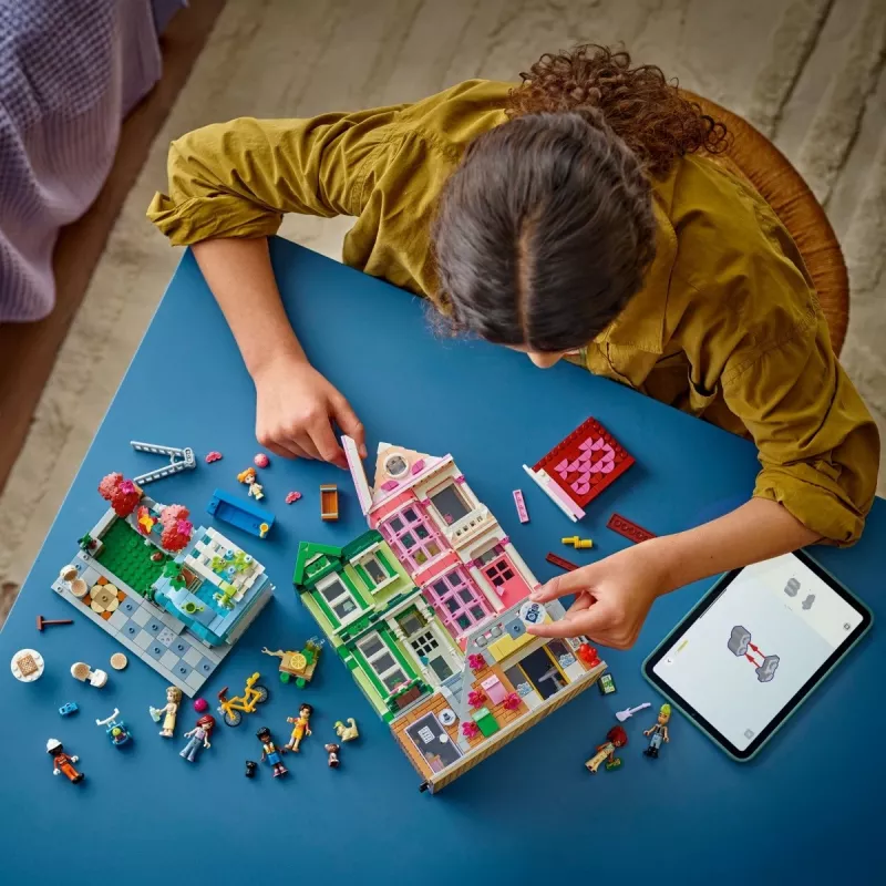 LEGO Friends 42670 Apartamentos y tiendas de Heartlake City