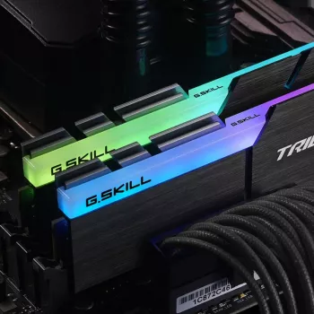 DIMM 32 GB DDR4-3200 (2x 16 GB) Dual-Kit, memoria RAM negra, F4-3200C16D-32GTZR, Trident Z RGB, INTEL XMP