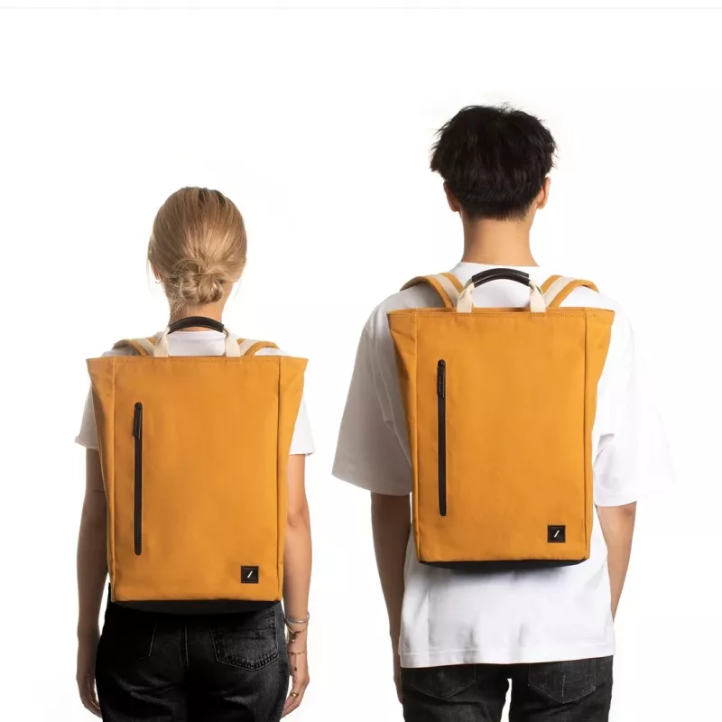 Mochila casual Native Union W.F.A Backpack amarilla 100% PET reciclado