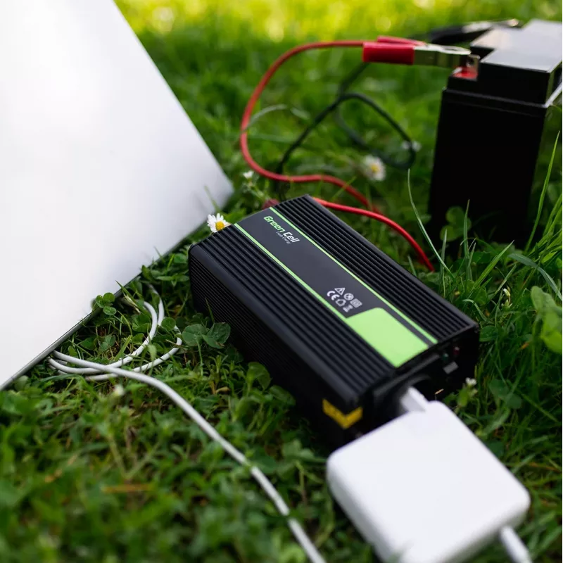Inversor Green Cell INV03DE, 12V a 230V, 500 W, 50 Hz, salida 30 A, negro