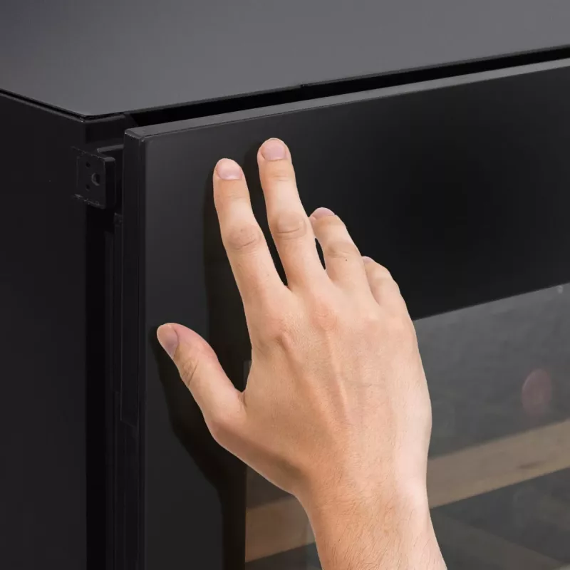 Vinoteca integrable Caso WineDeluxe E 18 — 18 botellas, altura 46 cm, negra, clase energética G