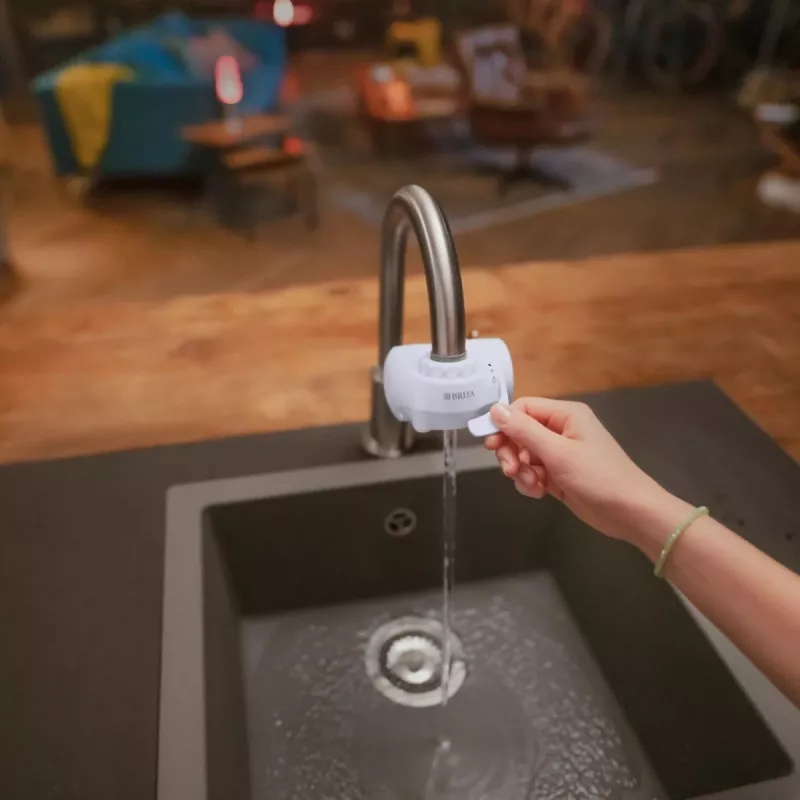 Filtro de agua para grifo BRITA ON TAP V CU CE2 (1052067) — 4 etapas, capacidad de 600 L, 3 modos, 5 adaptadores, blanco
