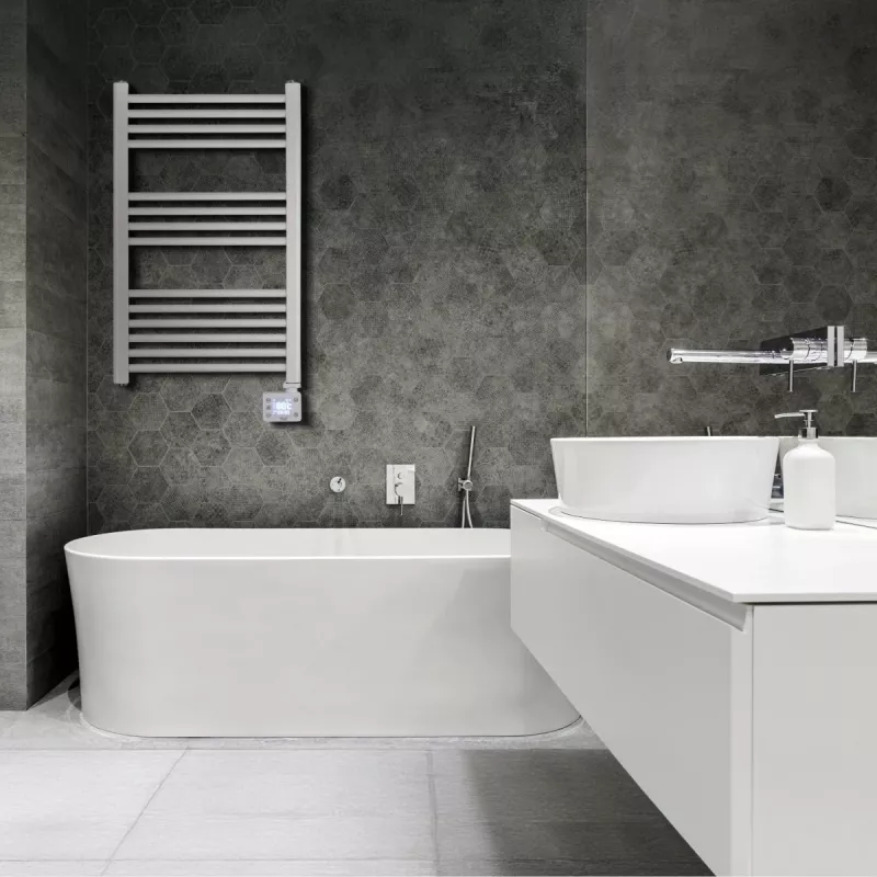Radiador eléctrico de baño Adler AD 7824 600 W, blanco, IP24, montaje en pared, 500×900 mm