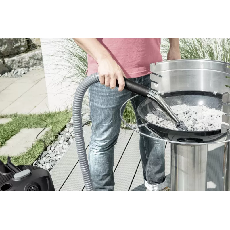 Aspirador en seco Karcher AD 4 Premium — 17 l, 600 W, sin bolsa, manguera metálica, tubo cromado