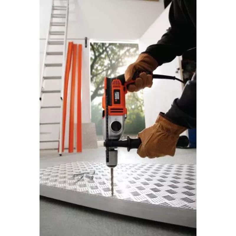 Taladro percutor BLACK+DECKER 1100W 13mm