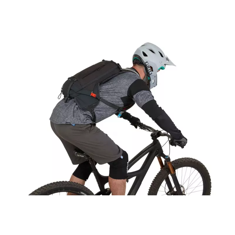 Mochila de hidratación Thule 3796 Rail 8L Covert