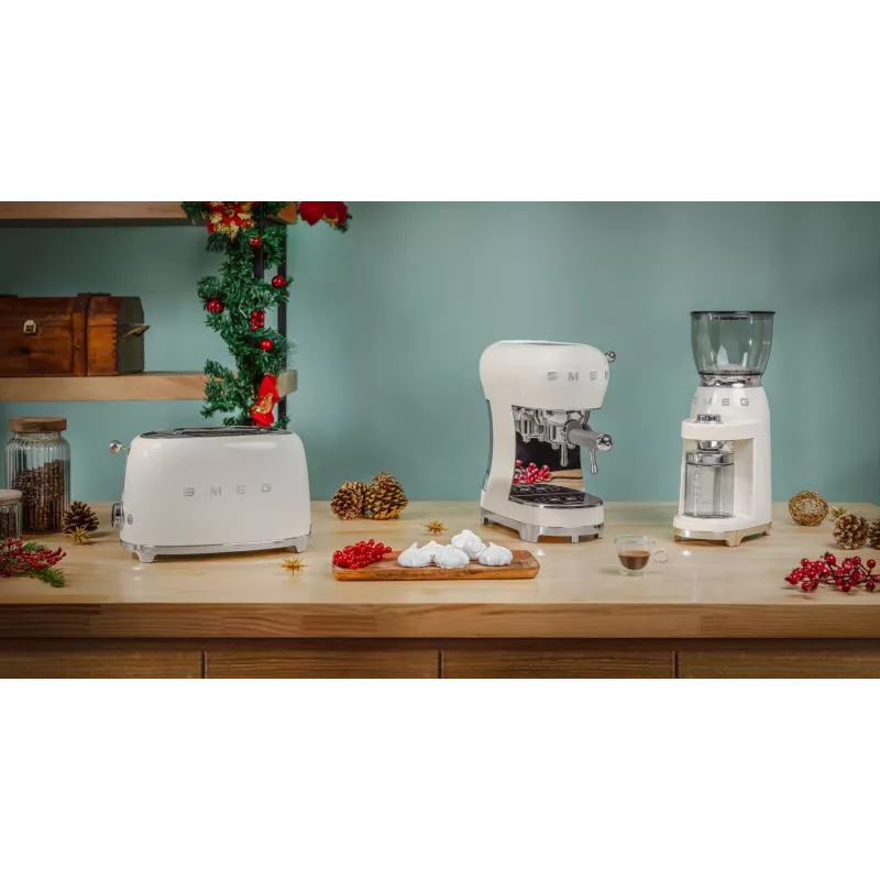 Cafetera SMEG crema