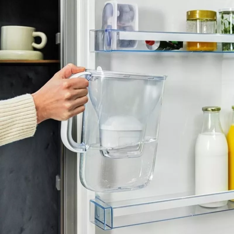 Jarra filtrante BRITA Style Essential grafito con 4 filtros MAXTRA Pro, depósito de 2,4 L, 1,4 L filtrados