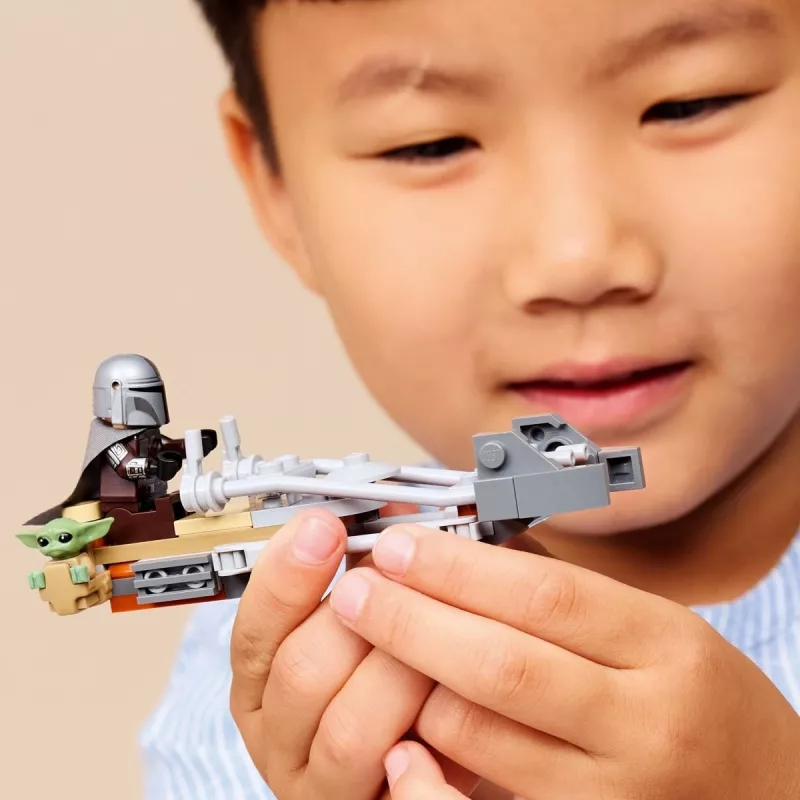 LEGO STAR WARS 75436 El Mandaloriano y la moto speeder de Grogu