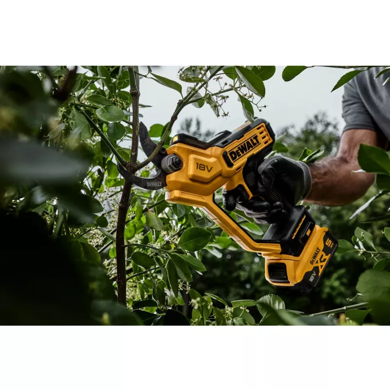 DeWALT DCMPP568N-XJ 18 V XR tijeras de podar a batería, corte máx. 38 mm, 1,37 kg, amarillo/negro, sin batería ni cargador