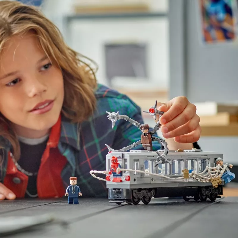 LEGO Marvel Super Heroes 76321 Spider-Man Doc Ock Subway Showdown juguete de construcción, 393 piezas, 4 minifiguras, edad 9+