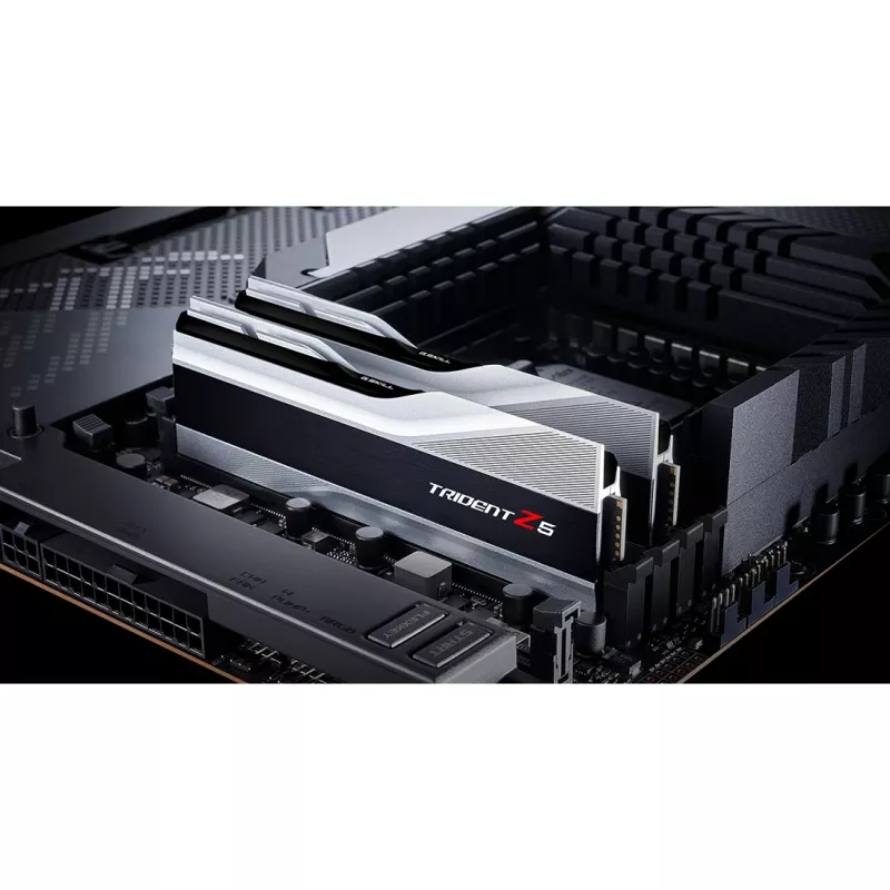G.Skill | Trident Z5 | 32 Kit (16GBx2) GB | DDR5 | 6400 MHz | PC/servidor | Registered No | ECC No
