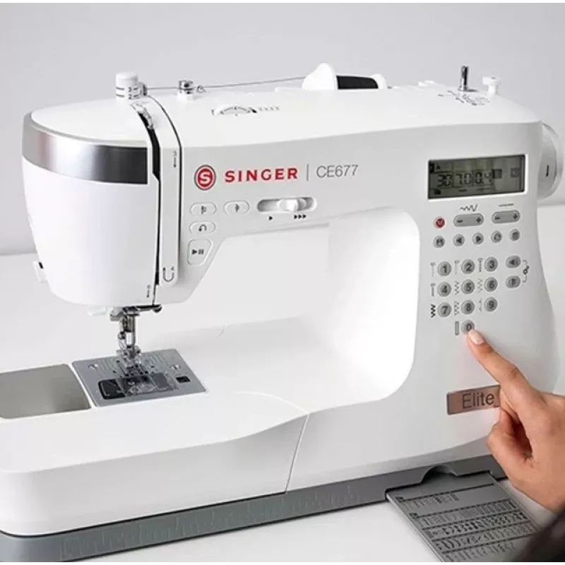 Máquina de coser SINGER CE677