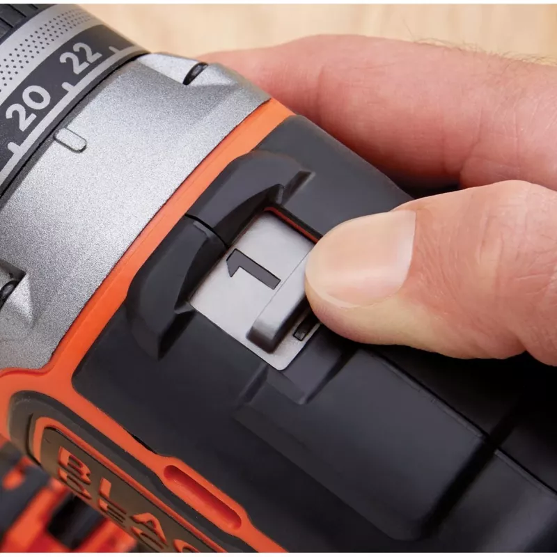 Black & Decker BL186K-QW taladro atornillador inalámbrico, 18 V, batería de iones de litio de 1,5 Ah, 2 velocidades, 1650 rpm, 52 Nm, con maletín, negro/naranja
