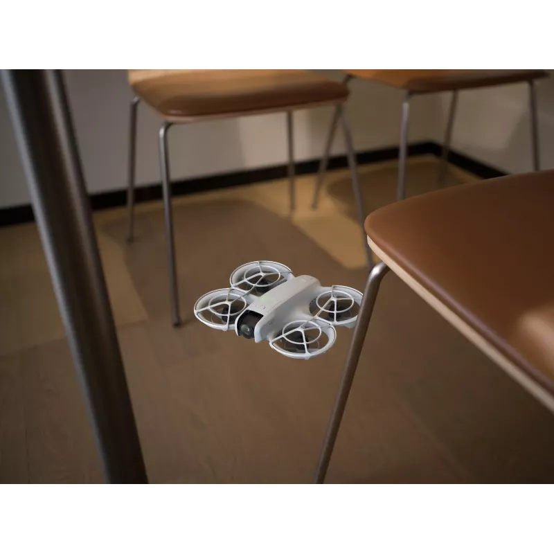 DJI Neo Fly More Combo (DJI-RC-N3) dron ligero de 135 g con cámara 4K Ultra HD, hasta 18 minutos de vuelo con 1 carga, 3x baterías, mando a distancia