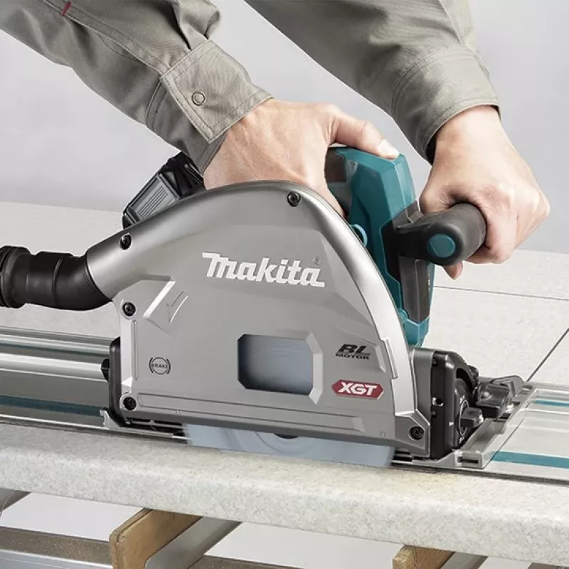 Makita SP001GZ03 40V XGT sierra circular de inmersión a batería, 165 mm