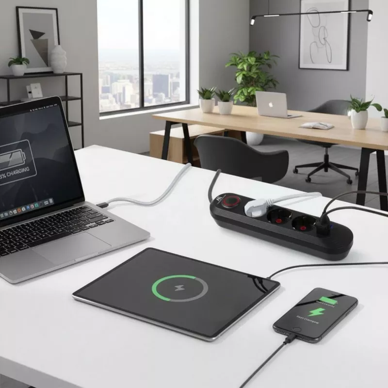 Regleta de enchufes MACLEAN MCE394 B — 3 tomas + 3×USB A, 110–240V, 2,1A USB, 2500W, cable 1,5 m, negro