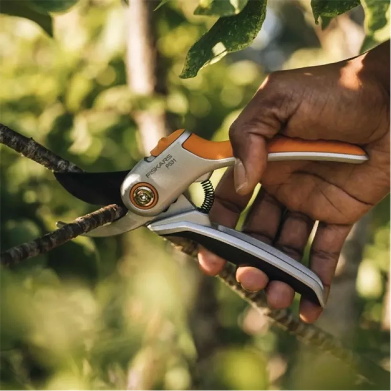 Fiskars 1057168 Plus Metal tijeras de jardín bypass (1057168)