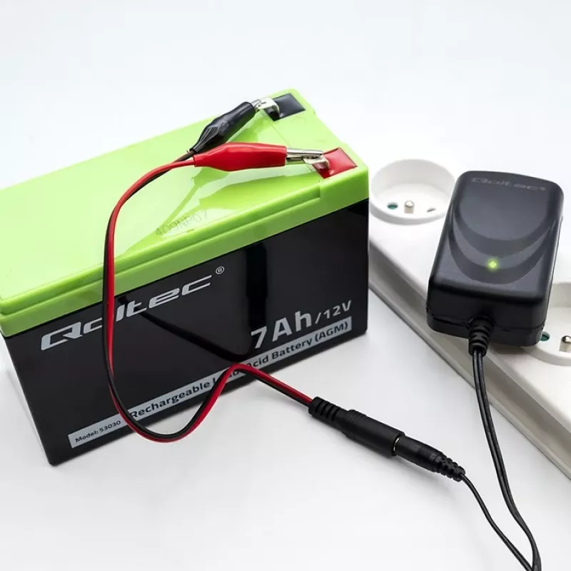 Cargador de baterías QOLTEC Charger AGM GEL STD 6V 1A para baterías de plomo-ácido de 6V, AGM y gel