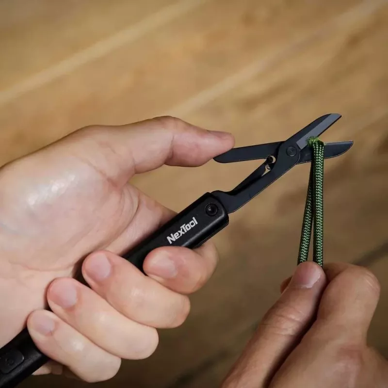 Bolígrafo linterna multifunción Nextool NE20026 — LED 50 lm, 90 min de autonomía, cuchillo de acero inoxidable, tijeras, USB-C, aluminio, 125×15 mm, 38 g