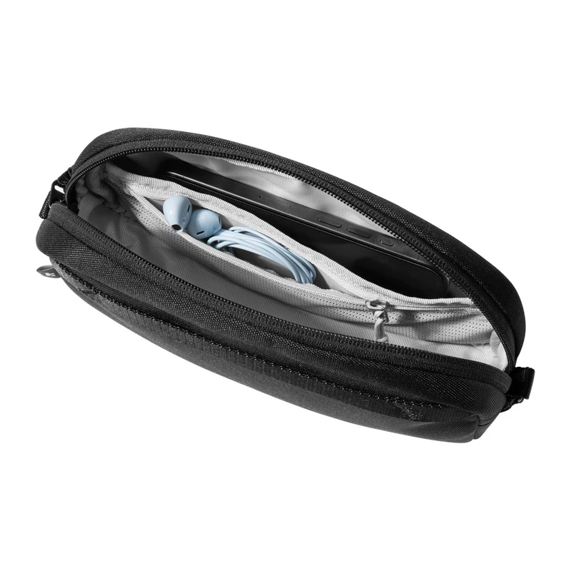 Funda accesorio Tomtoc Light-T12 de Tomtoc (negro) — organizador compacto para cables y accesorios pequeños